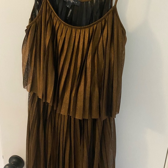 Bronce pleated maxi dress - Picture 4 of 9